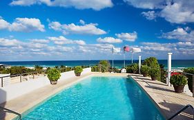 Bentley Hotel South Beach  4*